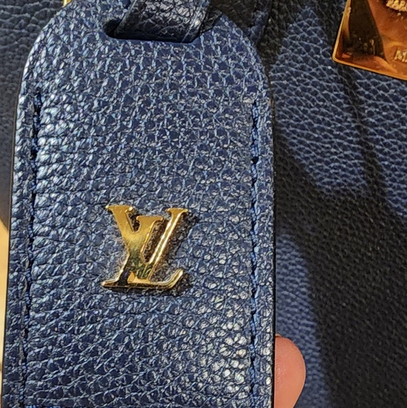 Louis Vuitton Milla MM - Picture 7 of 16